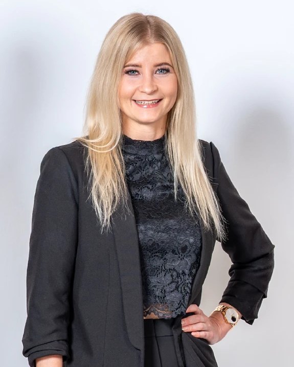 Alexandra Hackl, Prokuristin bei Motz Immobilien